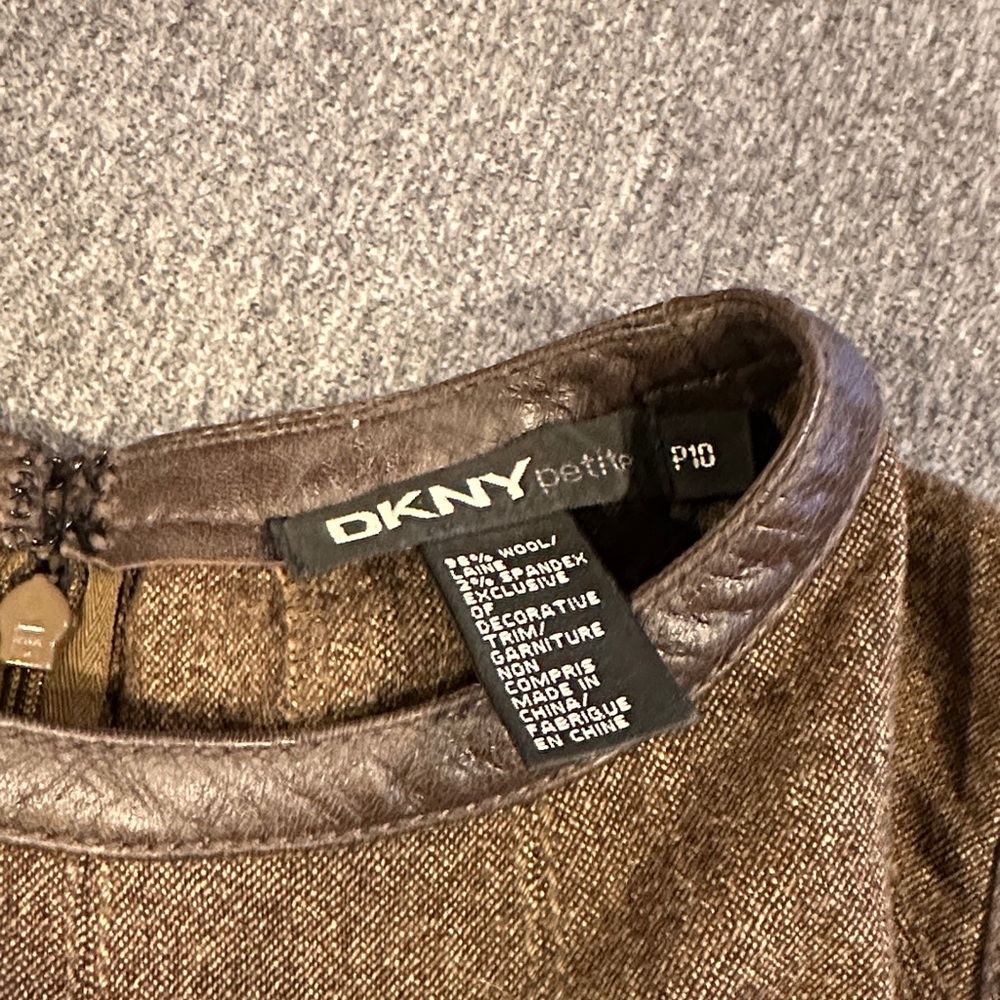 DKNY Chocolate Brown Sleeveless Tank Top With Leather Trim - Picture 2 of 6